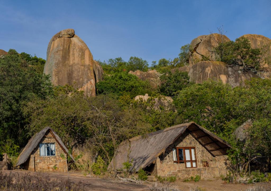 Bush-Camps-in-Zimbabwe